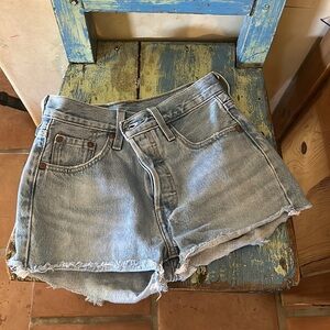Levi’s 501 denim shorts, W 24